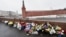 Народный мемориал на месте убийства Бориса Немцова 
