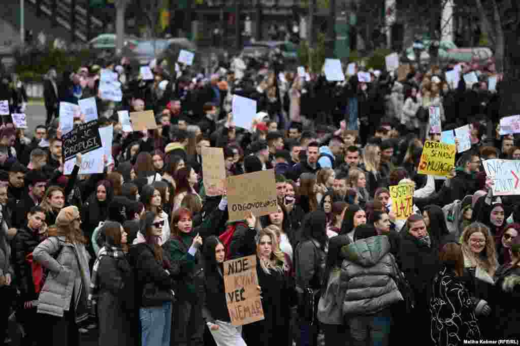 U Sarajevu su nastavljeni protesti nakon tramvajske nesreće u kojoj je poginuo 23-godišnji student Erdoan Morankić.