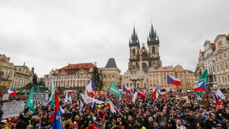 Češki poslanici se potukli tokom rasprave o pandemiji