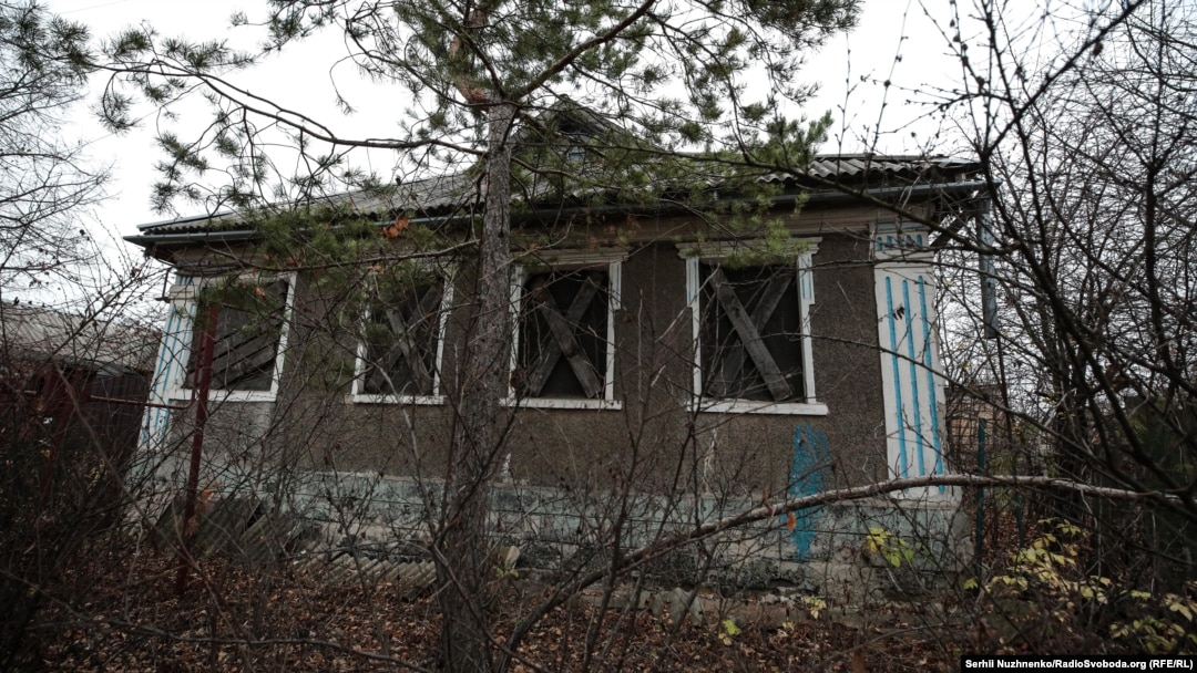 Село Кримське, що на лінії фронту, Луганської області