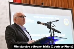 Bogoljub Janićević na tribini o Račku u Domu Garde kasarne "Topčider" u Beogradu kojoj su prisustvovali i politički i vojni zvaničnici Srbije, 25. decemar 2019.