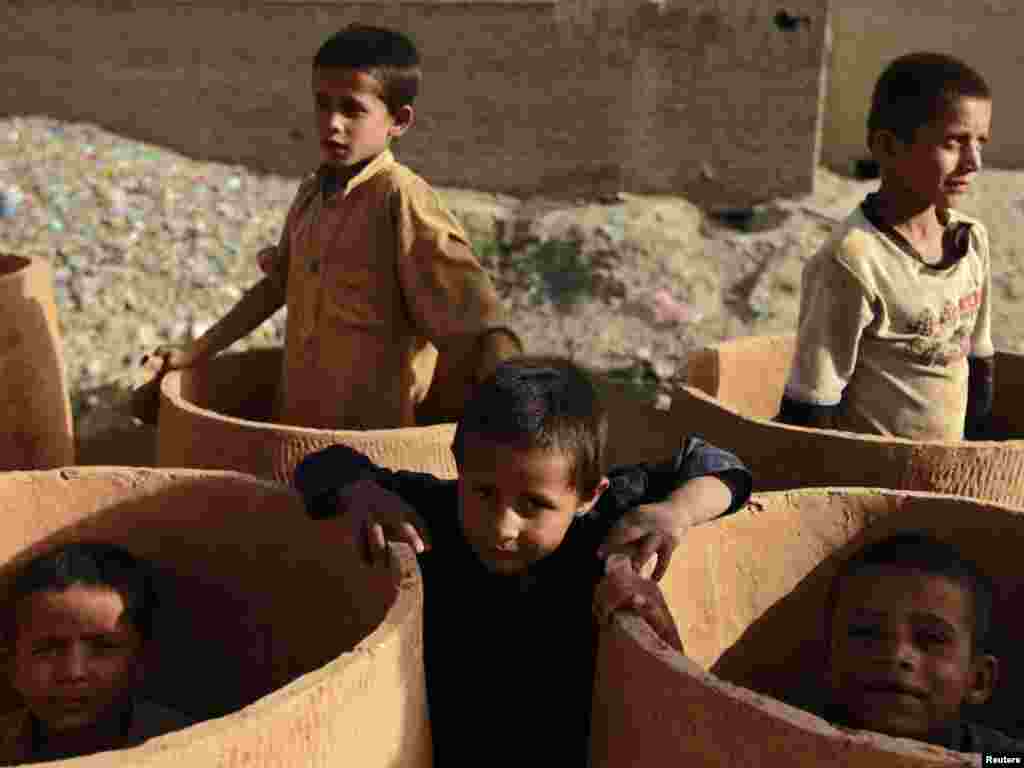 Afganistan - Vrijeme za igru, Kabul, 06.06.2011. Foto: Reuters / Omar Sobhani