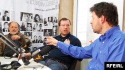 Moldova - Vsevolod Ciornei, Vlad Lupan, Andrei Popov, political analysts, 03May2009