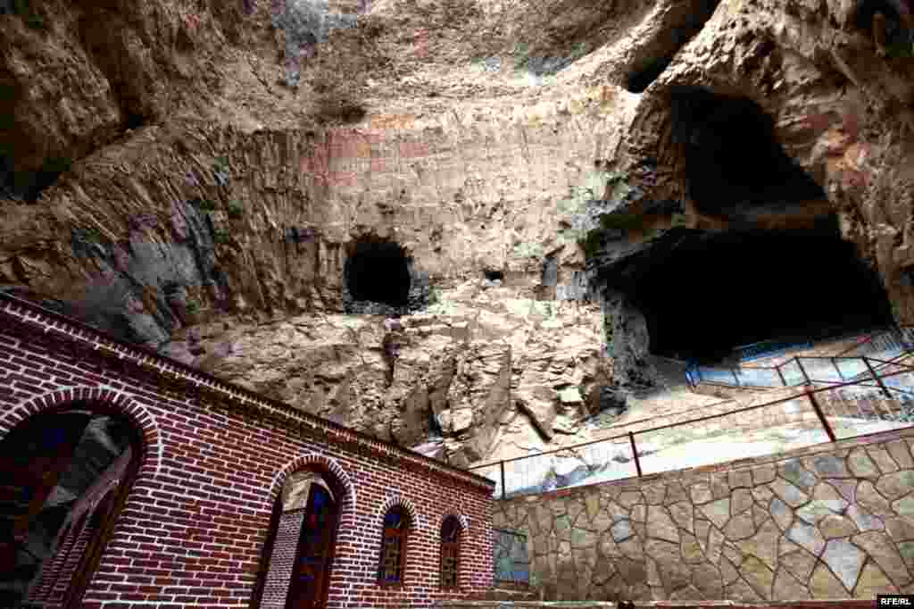 Naxçıvanda sirli "Əshabu-Kəhf" mağarası #22