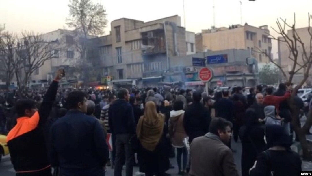 در تجمع‌ها و تظاهرات اخیر بیش از ۱۸۰۰ تن بازداشت شده‌اند
