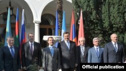 The presidents of Armenia, Azerbaijan and five other ex-Soviet states meet in Yalta, Ukraine on July 10