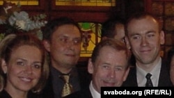 Дагмар Гаўлава, Аляксандар Лукашук, Вацлаў Гавэл, Андрэй Дынько. Прага, 2003