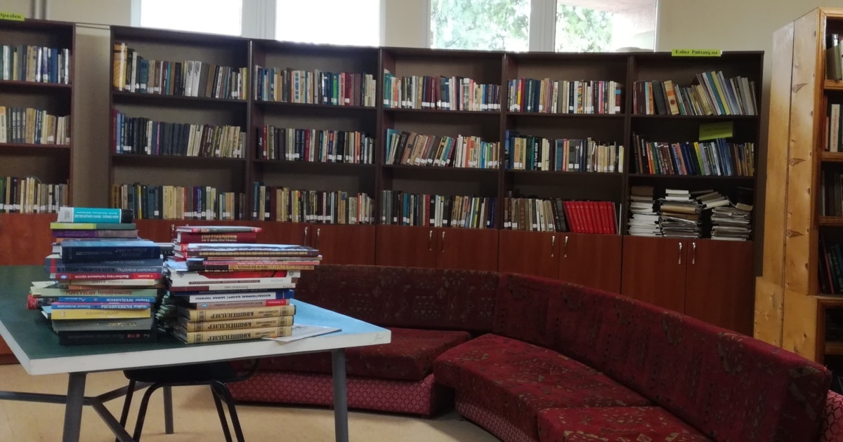 Ауылдағы сауыншылардың жыныстық қатынасқа түсуін қараңыз