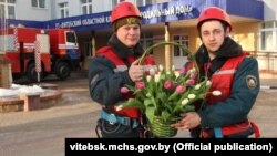 Ратавальнікі Віцебску павіншавалі маладых маці з 8 сакавіка