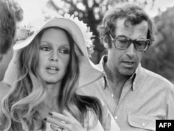 Brigitte Bardot și regizorul Roger Vadim, la filmările pentru „Don Juan 73”, Stockholm, august 1972.
