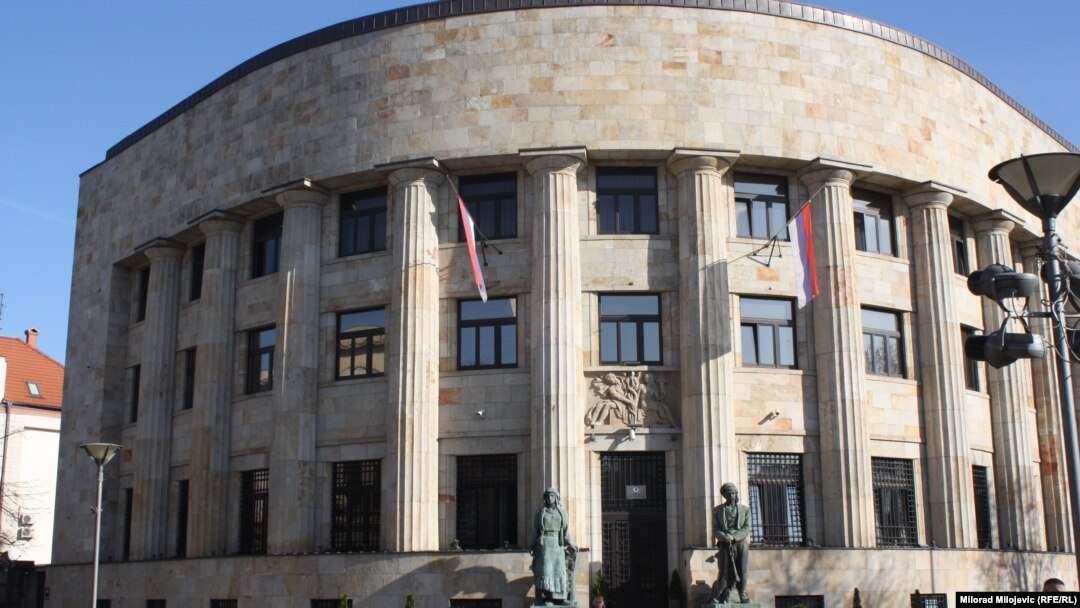 Poziv za posebnu sjednicu upućen je nepunih mjesec dana nakon što je Narodna skupština RS usvojila zaključak 12. februara, kojim traži od visokog predstavnika u BiH Valentina Inzka da podnese izvještaj o provođenju civilne provedbe mirovnog sporazuma od 1995. do 2020. godine.