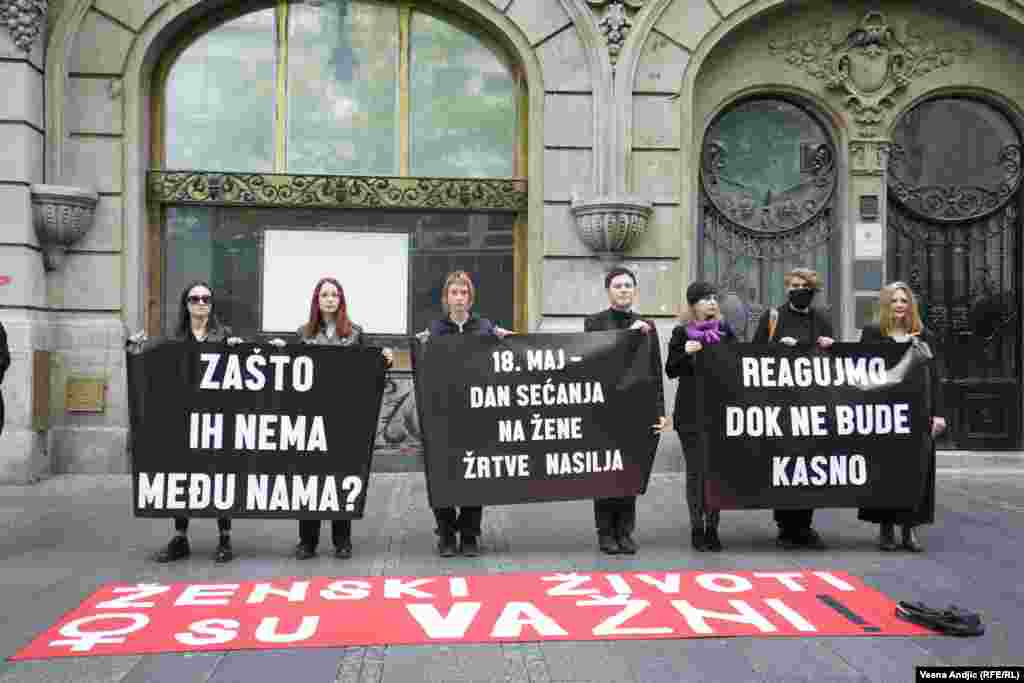 Organizacije koje se bave analizom podataka o ženama kao žrtvama nasilja svoje podatke prikupljaju iz medijskih izveštaja, kao jedinog javno dostupnog izvora informacija koji donekle može da pruži uvid u karakteristike slučajeva femicida ali naglašavaju da je moguće da je broj ubijenih žena i veći jer je moguće da nisu svi slučajevi dospeli u medije i da osim toga, nije moguće ustanoviti koliko žena umre od posledica dugogodišnjeg trpljenja nasilja.