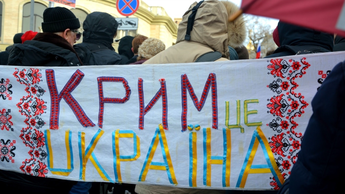 «Щасливі українці» і українська мова в окупованому Криму