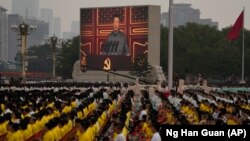 Președintele Chinei, Xi Jinping, vorbind la o ceremonie care marchează o sută de ani de la fondarea PCC, Piața Tiananmen, Beijing 1 iulie 2021