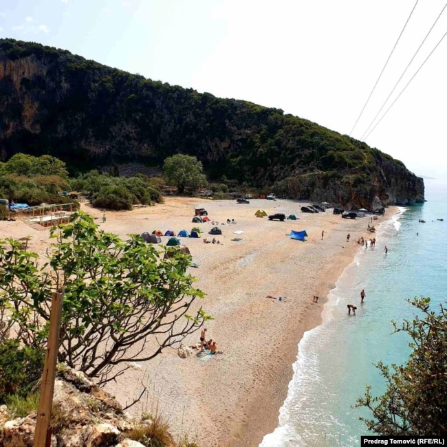 Një nga plazhet në Dhërmi.