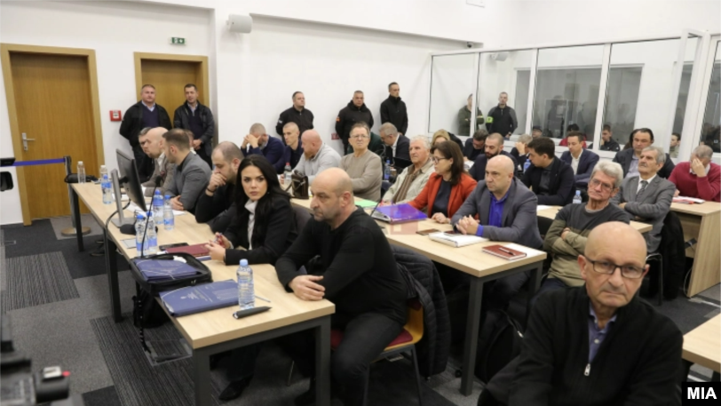 Газдата на „Пулс“ и дел од останатите обвинети и адвокати на првото судско рочиште.