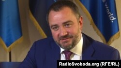 «Ніде у світі не буде заборони на вільний продаж футболок з офіційними футбольними символами нашої держави», заявляє Андрій Павелко