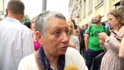 Людмила Улицкая на акции в защиту Кирилла Серебренникова