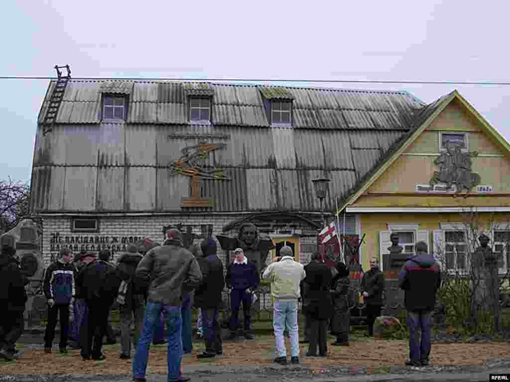 30 лістапада ўшаноўвалі слуцкіх паўстанцаў - 30 лістапада ўшаноўвалі слуцкіх паўстанцаў