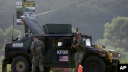 Numărul militarilor KFOR a fost suplimentat în Kosovo după violențele din 24 septembrie.