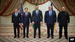 ABŞ prezidentinin milli təhlükəsizlik müşaviri Mayk Uolts, ABŞ dövlət katibi Marko Rubio, Ukrayna Prezident Aparatının rəhbəri Andriy Yermak, Ukraynanın xarici işlər naziri Andriy Sibiqa və Ukrayna müdafiə naziri Rustem Umerov Ciddədə görüşdən sonra.