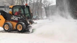 Потужний циклон: Київ та Львів засипало снігом, а Одеса готується до ожеледі (відео)