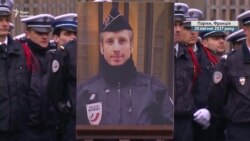 У Парижі попрощалися із загиблим під час нападу на Єлисейських полях поліцейським (відео)