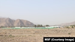 نمایی از کمپ پتن، یکی از محل‌های بودوباش موقت برای زلزله‌زدگان در ولسوالی نورگل ولایت کنر