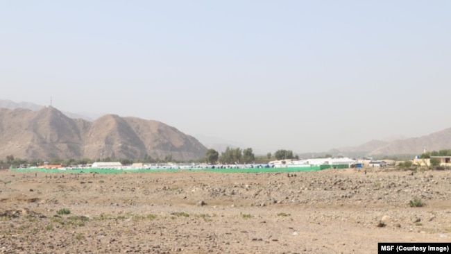 نمایی از کمپ پتن، یکی از محل‌های بودوباش موقت برای زلزله‌زدگان در ولسوالی نورگل ولایت کنر