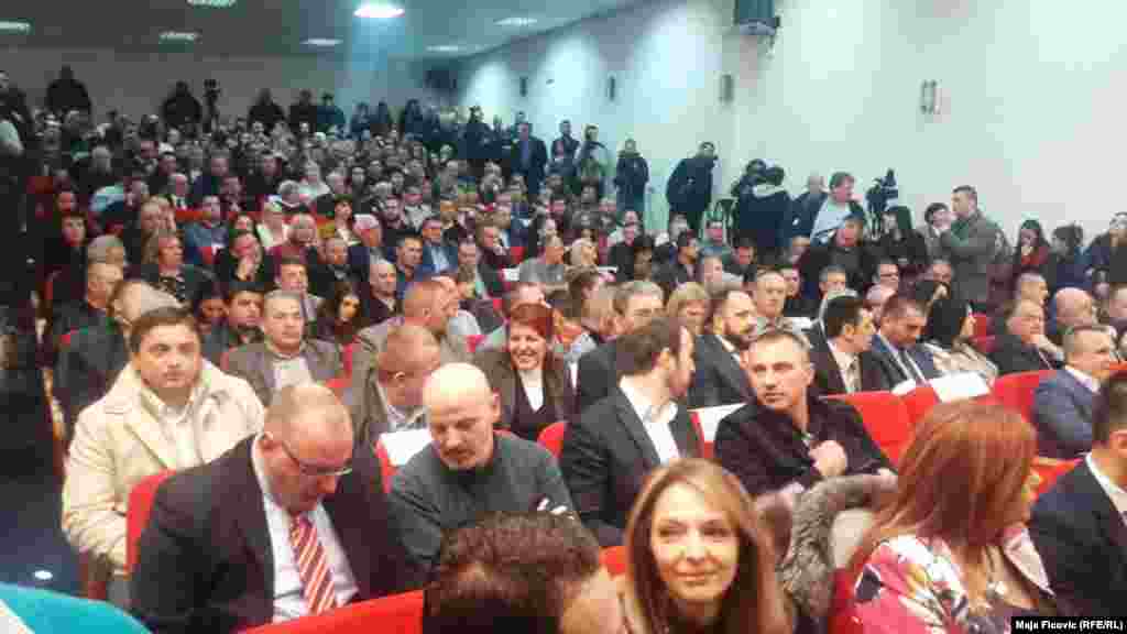 КОСОВО - Јелена Бонтиќ, пратеничка на Српската листа во Собранието на Косово, е на чело на листата на најбогатите личности во косовските институции, со пријавени 56 милиони евра заштеда во банка.