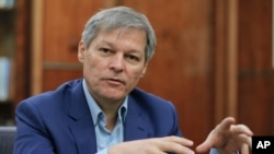 Fostul premier Dacian Cioloș afirmă că responsabil pentru o eventuală înfrângere a României în procesul de arbitraj intentat de Gabriel Resources este fostul premier PSD, Victor Ponta.