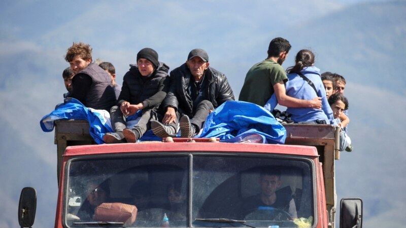 Над 100 илјади луѓе избегале од Нагорно-Карабах