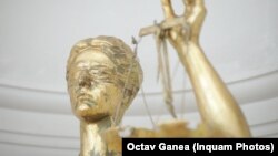 Războiul dintre fostul și actualul procuror general a ajuns la faza scrisorilor publice