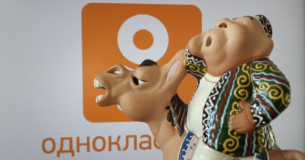 Retro erotik paypoqlar video Kochada siyayotgan ayollarning yashirin kamera fotosuratlari