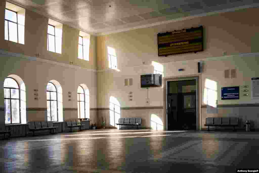 The main railway station in Tiraspol is eerily empty, but it is kept clean and well-heated. Most transport links to and from the isolated region have been suspended indefinitely. There is no international airport in Transdniester.