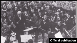 Richard Strauss dirijînd Orchestra Filarmonică din Viena