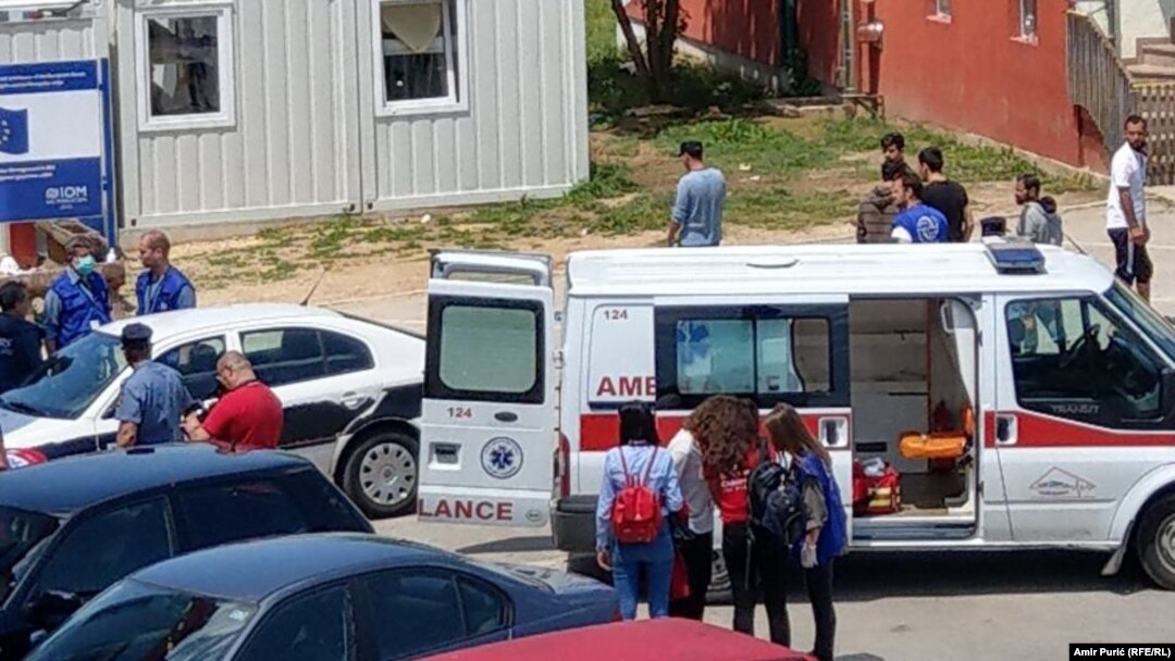 Ambulantna kola u migrantskom kampu u Velikoj Kladuši, fotoarhiv