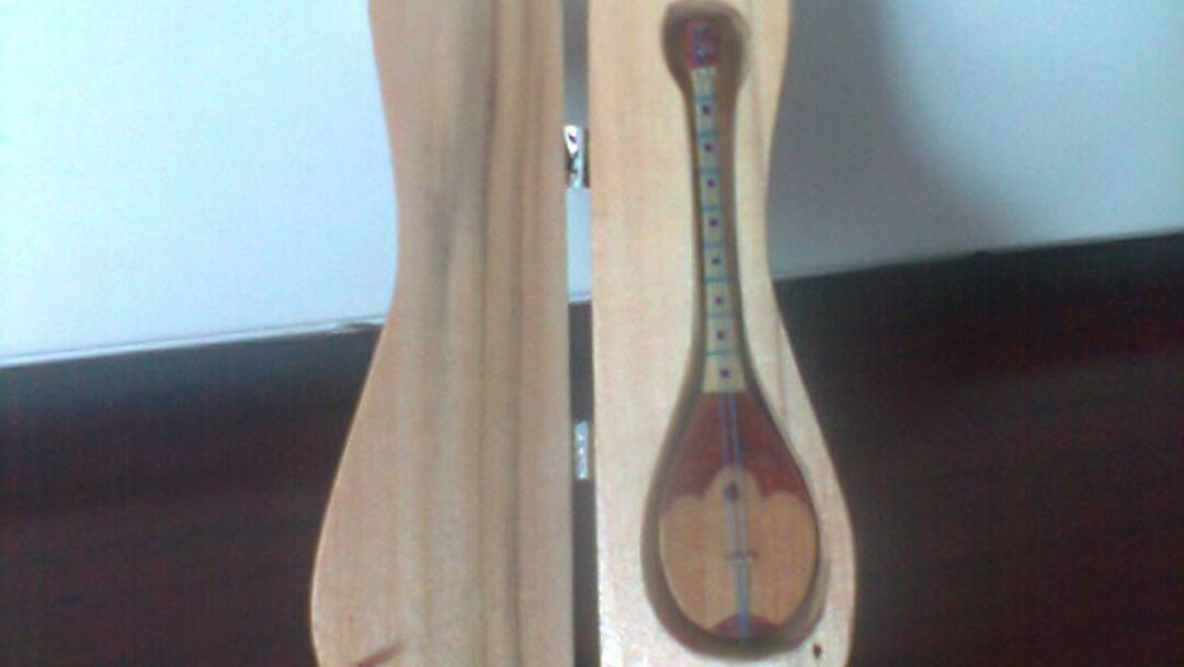 Үстел үстіндегі әдемі секс туралы бейне