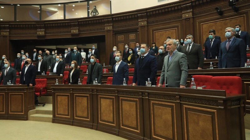 Parlamentul Armeniei a anulat legea marțială