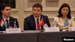 Tacikistanın ABŞ-dəki səfiri Zavqi Zavqizodə, Qırğızıstanın iqtisadiyyat və kommersiya naziri Bakıt Sidıkov və Qazaxıstan Prezidenti Administrasiyası rəhbərinin müavini Asel Janasova "Beynəlxalq Sülh və Rifah naminə Tramp Marşrutu" (TRIPP) ilə bağlı görüşdə.