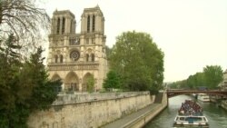 Франція поспішає навчити теслярів для відновлення Нотр-Даму – відео