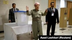 Iraqi Kurdish President Masud Barzani casts his vote during Kurds independence referendum in Irbil, September 25, 2017
