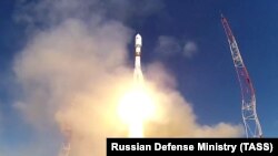Старт ракеты «Союз» с военным спутником «Космос-2546» с космодрома Плесецк, 22 мая 2020 (архив)