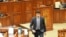 Deputatul PAS, Radu Marian, plecând de la tribuna parlamentului, la una dintre ședințele legislativului de la Chișinău.