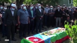 Әзербайжан шекарадағы қақтығыстан қаза тапқандарды жерледі