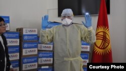 USAID агенттиги Кыргызстанга берген медицина каражаттарын кабыл алуу учуру. 11.03.2020