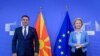Kryeministri i Maqedonisë së Veriut, Zoran Zaev, gjatë takimit me presidenten e Komisionit Evropian, Ursula von der Leyen. Bruksel, 10 maj, 2021.