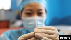 Noile focare de Coronavirus i-au convins pe chinezi să se prezinte la centrele de vaccinare.