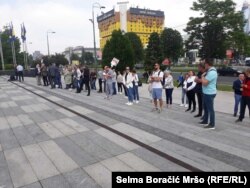 Protest turističkih radnika iz Hercegovine ispred zgrade zajedničkih institucija u Sarajevu, 8. juna 2021.