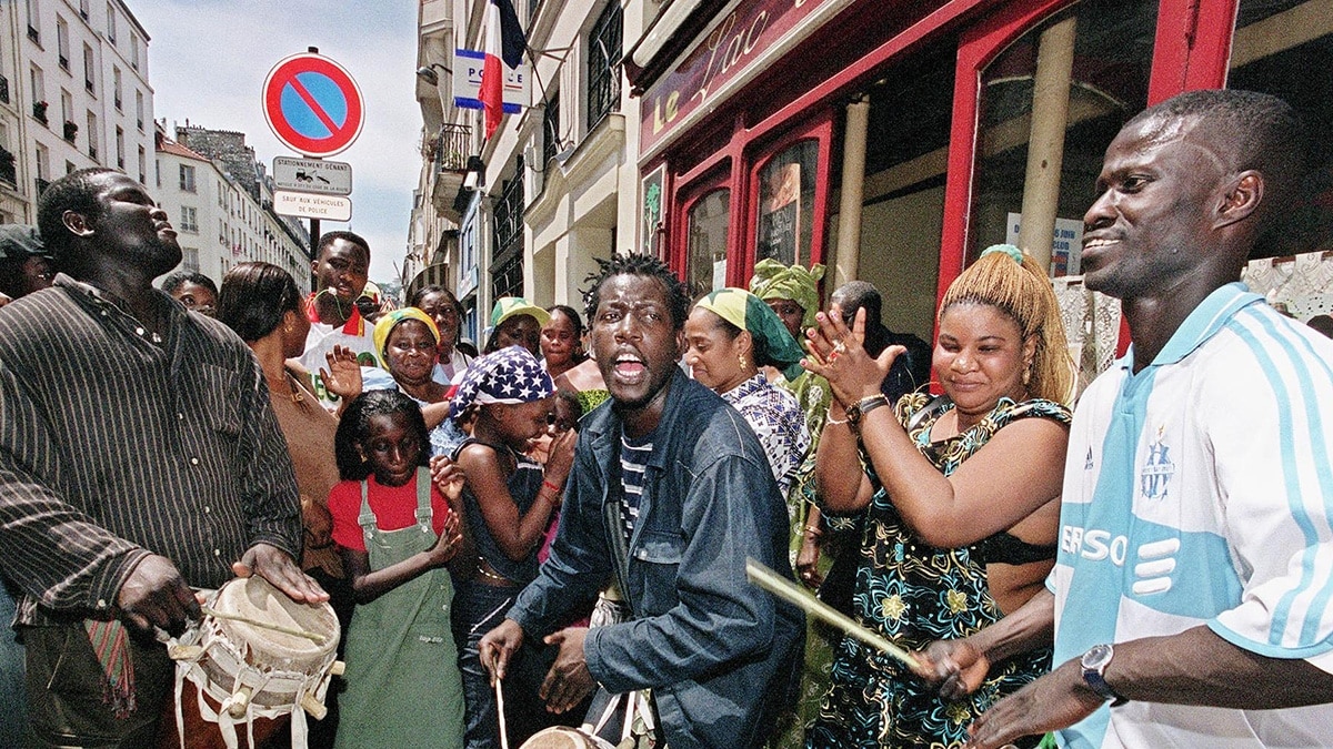 Сколько негров во франции. Французы темные. Сколько негров во франции. Арабские эмигранты во франции. Темнокожие французы.